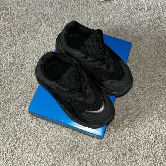 adidas Kids Black Sneakers - Picture 2 of 10